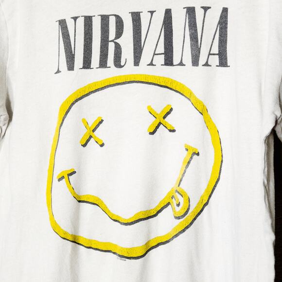 Nirvana Smiley Face Band Tee White Graphic L Grunge Graphics - Picture 3 of 5